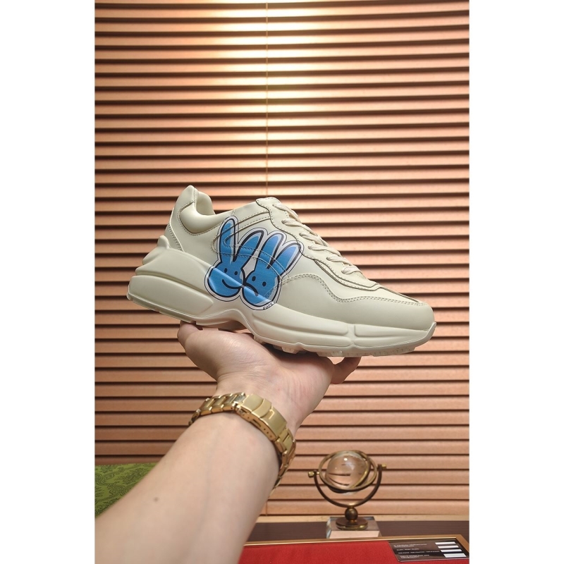 G*u*i casual shoes